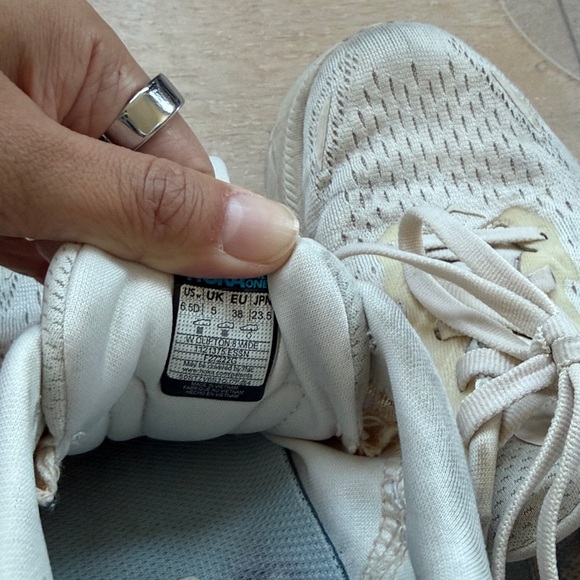 HOKA CLIFTON Almond, Size 6.5 WIDE - Picture 6 of 6